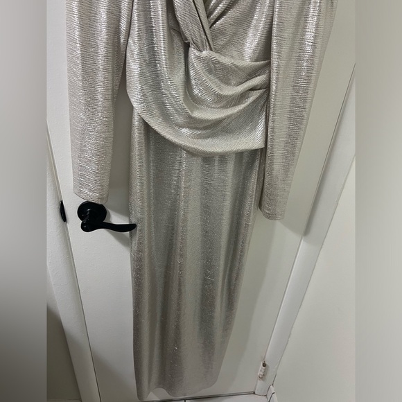 Eliza J silver gown with sleeves - Picture 3 of 5